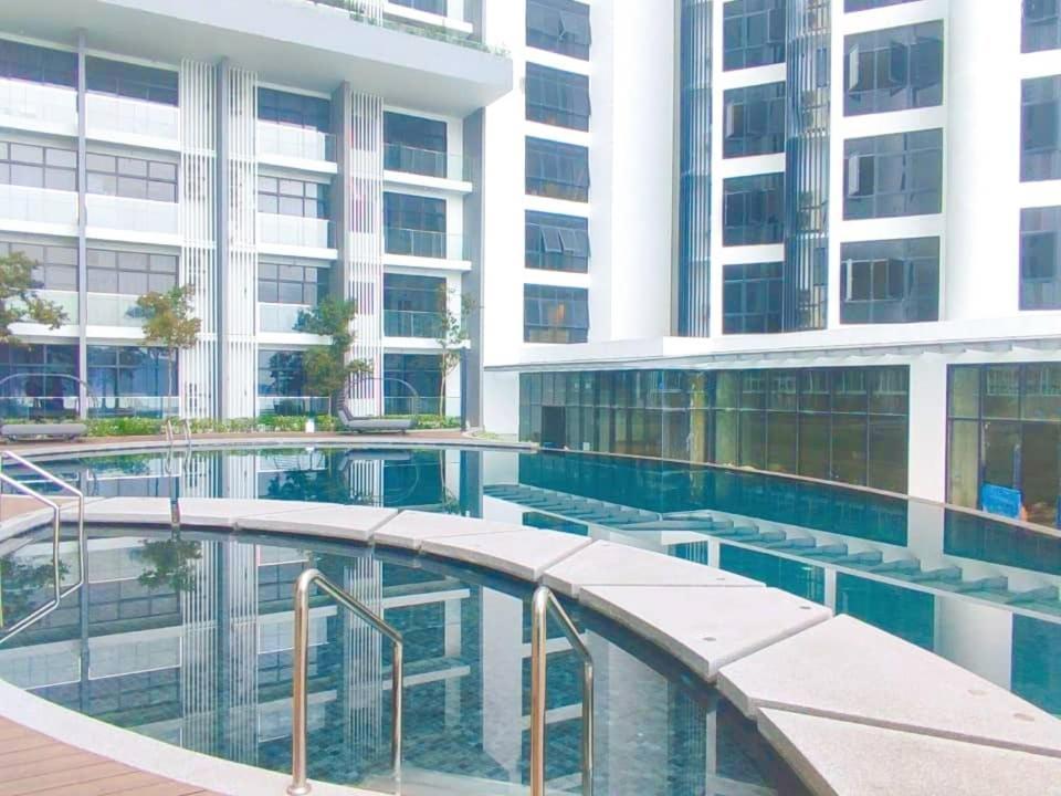 Seaview Suite@the Shore Figures Apartment